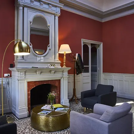 Couette-café La Des Charmilles 4*