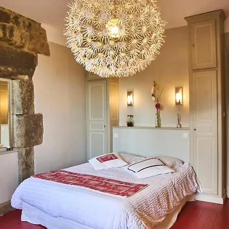 La Des Charmilles Bed & Breakfast 4*